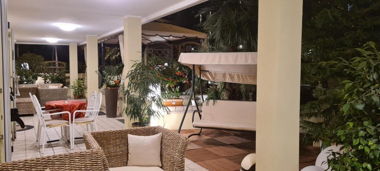 Hotel Beppe Rimini Zewnętrze zdjęcie